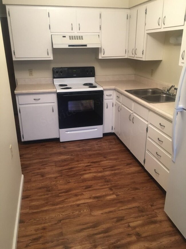 property at 307 E Hackberry St