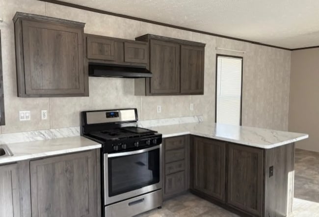 28 W Legrand Ave in Howell, MI - Building Photo - Building Photo