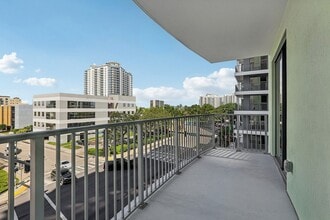 The Tropic in Hollywood, FL - Foto de edificio - Building Photo