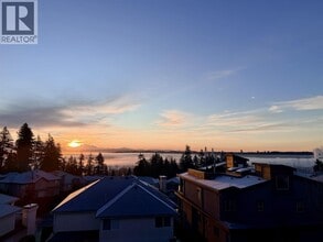 2268 Leclair Dr in Coquitlam, BC - Building Photo - Building Photo