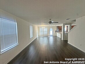 4878 Via Sonoma Trail in Converse, TX - Building Photo - Building Photo