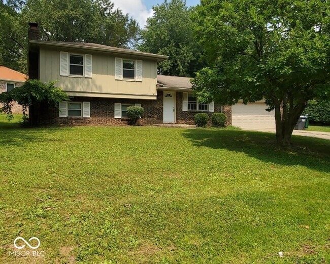 property at 372 Redbud Pl