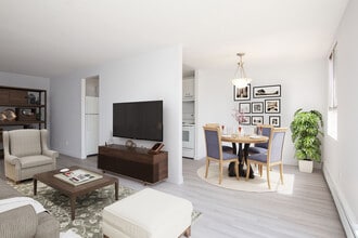 Woodside Avenue Apartments in Cambridge, ON - Building Photo - Building Photo