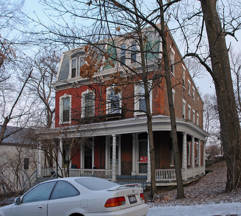 122-124 Parker St in Cincinnati, OH - Building Photo