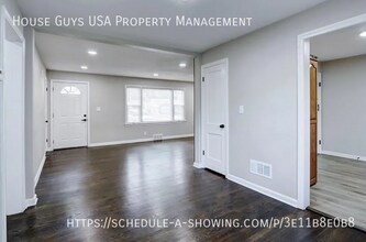 5520 Blue Ridge Blvd in Raytown, MO - Building Photo - Building Photo