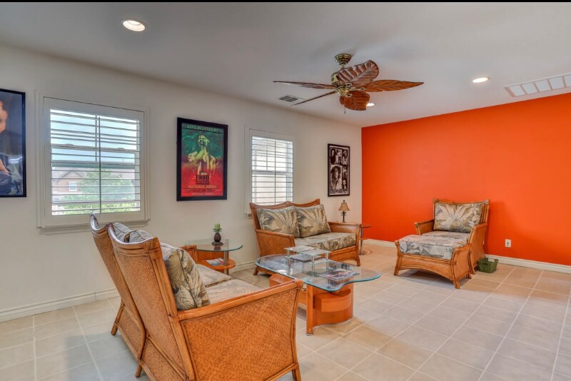 8418 Lourenco Ln in Corona, CA - Building Photo