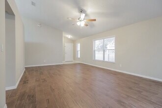 13621 Meadowpark Ave in Orlando, FL - Building Photo - Building Photo
