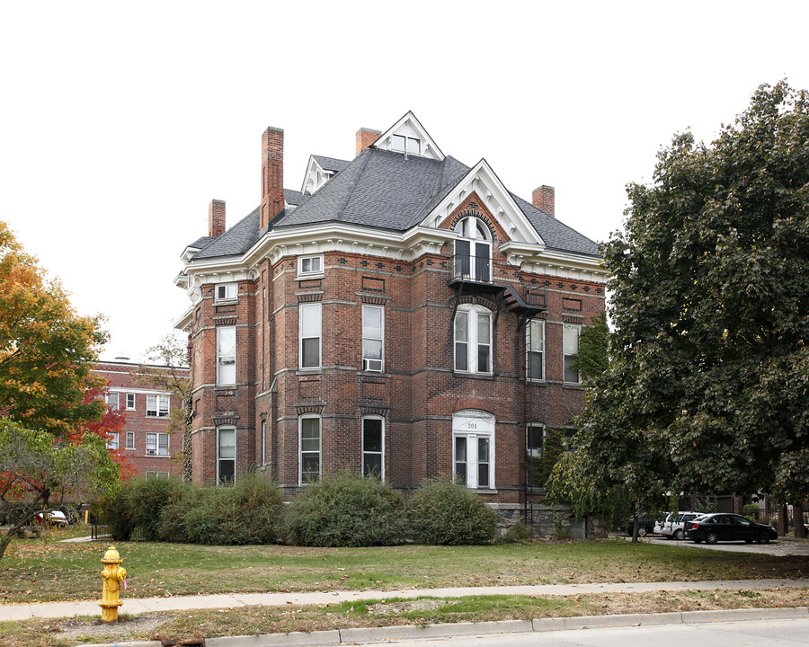 Cornwell Mansion in Ypsilanti, MI - Foto de edificio