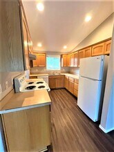 2315 SW Hannah Cir in McMinnville, OR - Building Photo - Building Photo