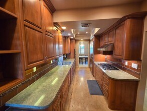 330 Cordova St in Pasadena, CA - Foto de edificio - Building Photo