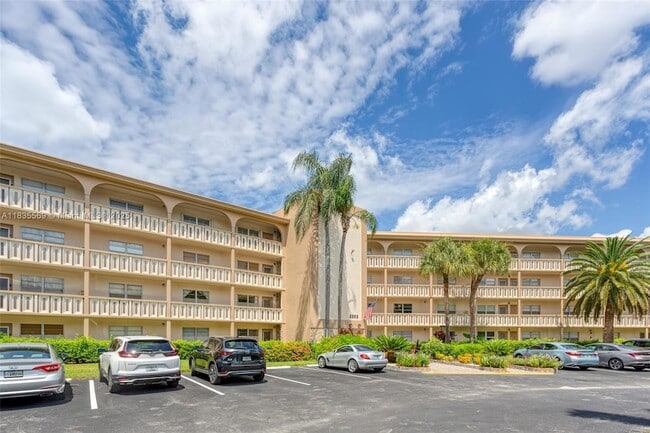 2303 Lucaya Ln, Unit G2 in Coconut Creek, FL - Building Photo - Building Photo