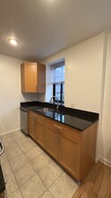 60 Brattle St, Unit 406 in Cambridge, MA - Building Photo - Building Photo