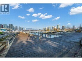 181 W 1st Ave in Vancouver, BC - Building Photo