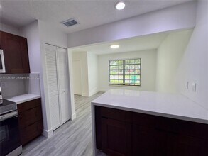 3658 E Bell Dr in Davie, FL - Building Photo - Building Photo