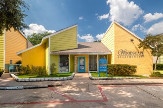 Woodscape Apartments in Houston, TX - Foto de edificio - Building Photo