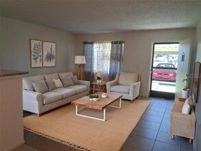 2357 Walton Cir in Palm Harbor, FL - Building Photo - Building Photo