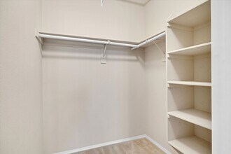 3975 N Hualapai Way in Las Vegas, NV - Building Photo - Building Photo