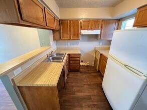 2250 Aspen Dr in Dallas, TX - Building Photo - Building Photo