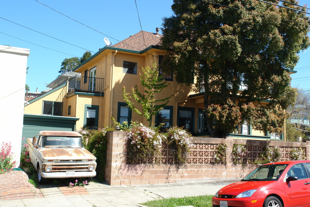 1835 Carleton St in Berkeley, CA - Building Photo