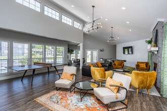 Evergreen Auburn in Auburn, AL - Foto de edificio - Building Photo