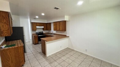 1308 Conway Dr in San Marcos, TX - Building Photo - Building Photo