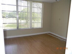 3351 S Palm Aire Dr-Unit -205 in Pompano Beach, FL - Building Photo - Building Photo
