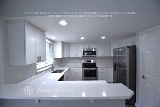 5443 Komachin Loop SE in Lacey, WA - Building Photo - Building Photo