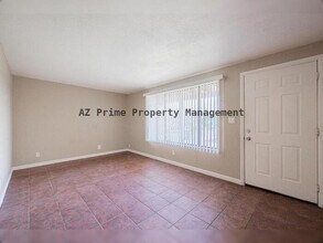 2411 W Hazelwood St in Phoenix, AZ - Building Photo - Building Photo