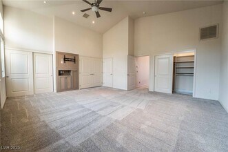 980 Vegas Valley Dr in Las Vegas, NV - Building Photo - Building Photo