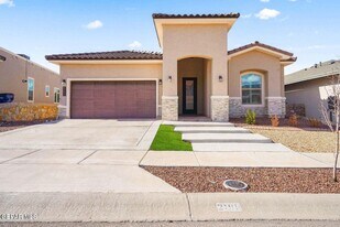 2195 Enchanted Crst Dr in El Paso, TX - Building Photo