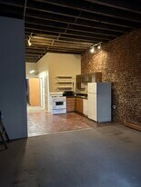 28 S Strawberry St, Unit #2 in Philadelphia, PA - Building Photo