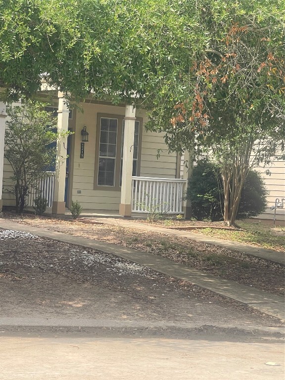 property at 2215 Walnut Fair Ln