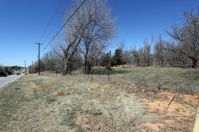 Bradbury Station Duplexes in Edmond, OK - Building Photo - Building Photo