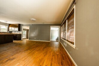 1627 Oakland Ave in Fayetteville, AR - Building Photo - Building Photo