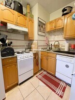 208 Winthrop Rd in Brookline, MA - Building Photo