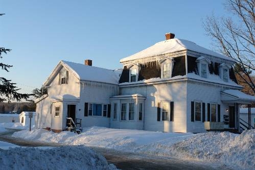 Sunrise Mobile Home park in Fairfield, ME - Foto de edificio