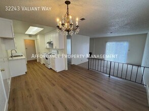 32243 Valiant Way in Union City, CA - Building Photo - Building Photo