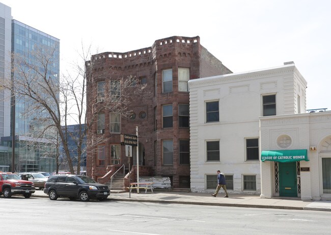 Oakland Apartments in Minneapolis, MN - Building Photo - Building Photo