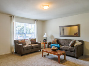 Copper Beech at Radford in Radford, VA - Building Photo - Interior Photo