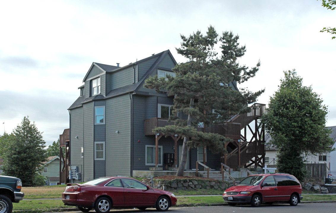 Victorian Manor Apartments in Tacoma, WA - Building Photo