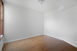 3558 W Cortland St in Chicago, IL - Foto de edificio - Building Photo