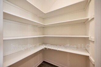 8887 N Helena Ave in Kansas City, MO - Building Photo - Building Photo