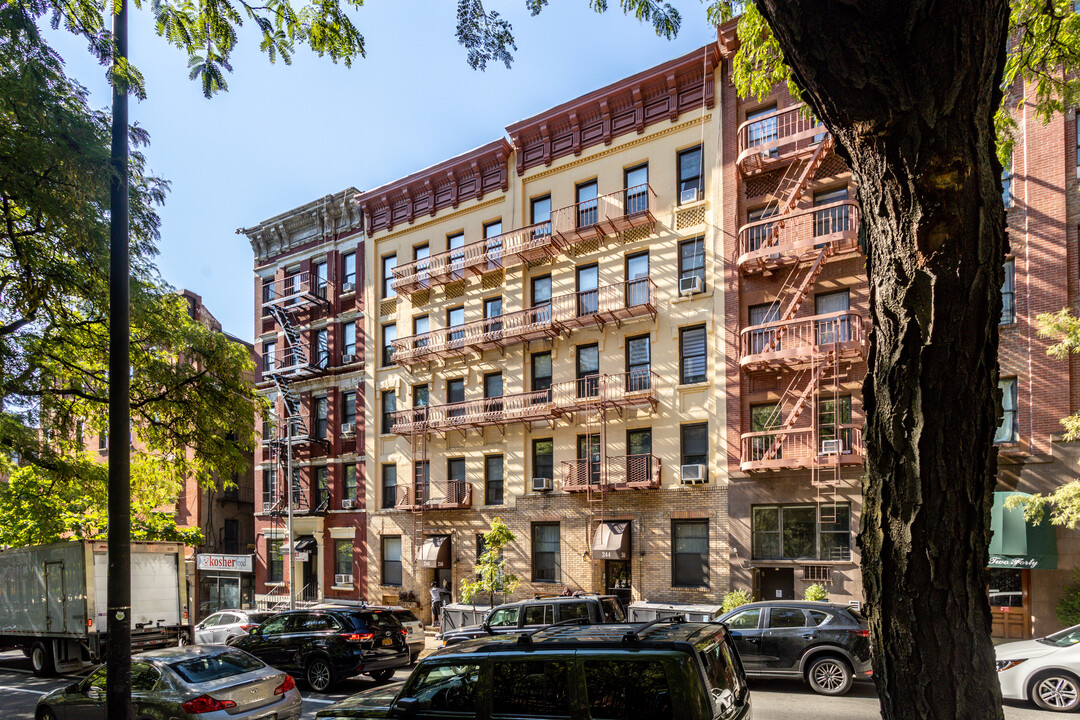 244-246 E 90th St in New York, NY - Building Photo