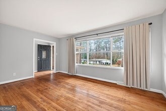 3178 Pinehill Dr in Decatur, GA - Foto de edificio - Building Photo