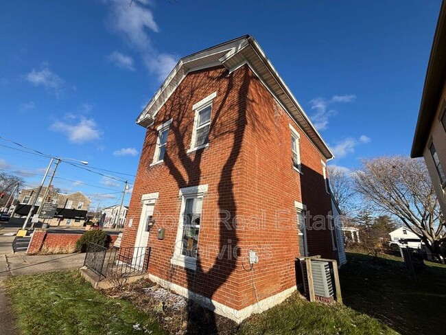 8 S 1st St in Trenton, OH - Building Photo - Building Photo