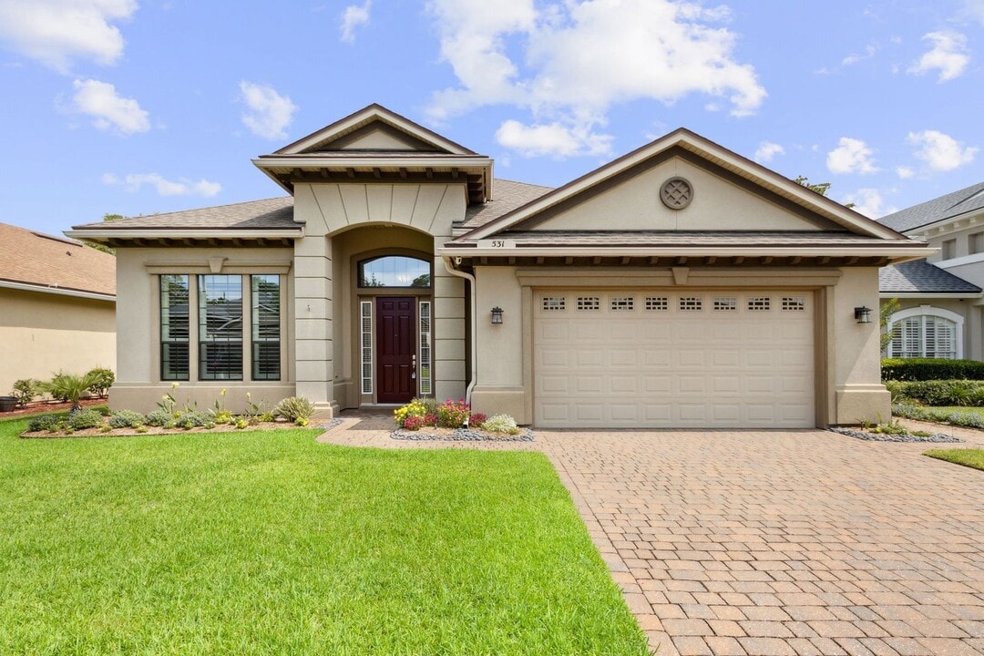 531 Patriots Way in Fernandina Beach, FL - Foto de edificio