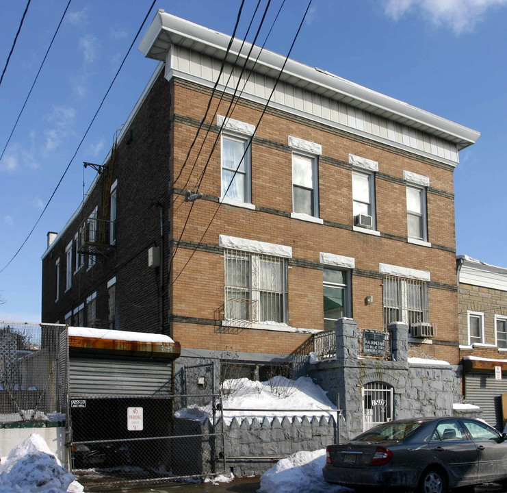 1310 14th St in North Bergen, NJ - Building Photo