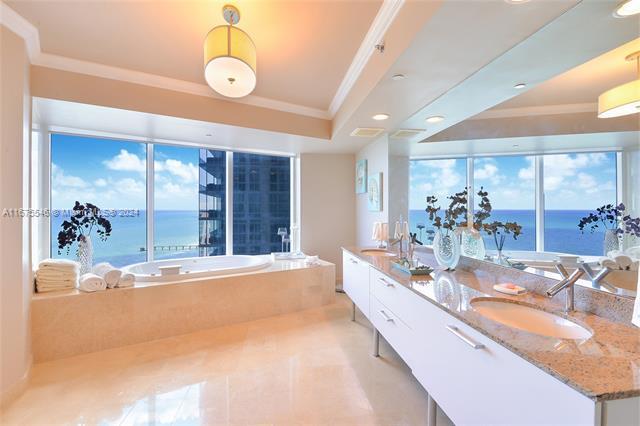 17201 Collins, Unit 3501 in Sunny Isles Beach, FL - Building Photo - Building Photo