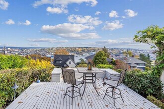 1514 Bigelow Ave N in Seattle, WA - Foto de edificio - Building Photo