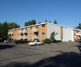 Castle Arms Apartments in Audubon, NJ - Building Photo - Building Photo